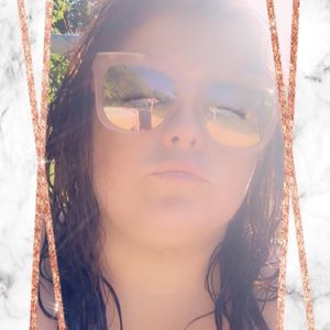 Meet your Posher, Cece